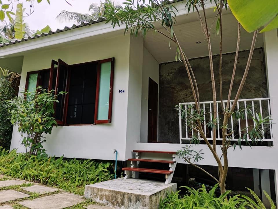 Hotel Baan Nai Suan Bophut Exterior foto