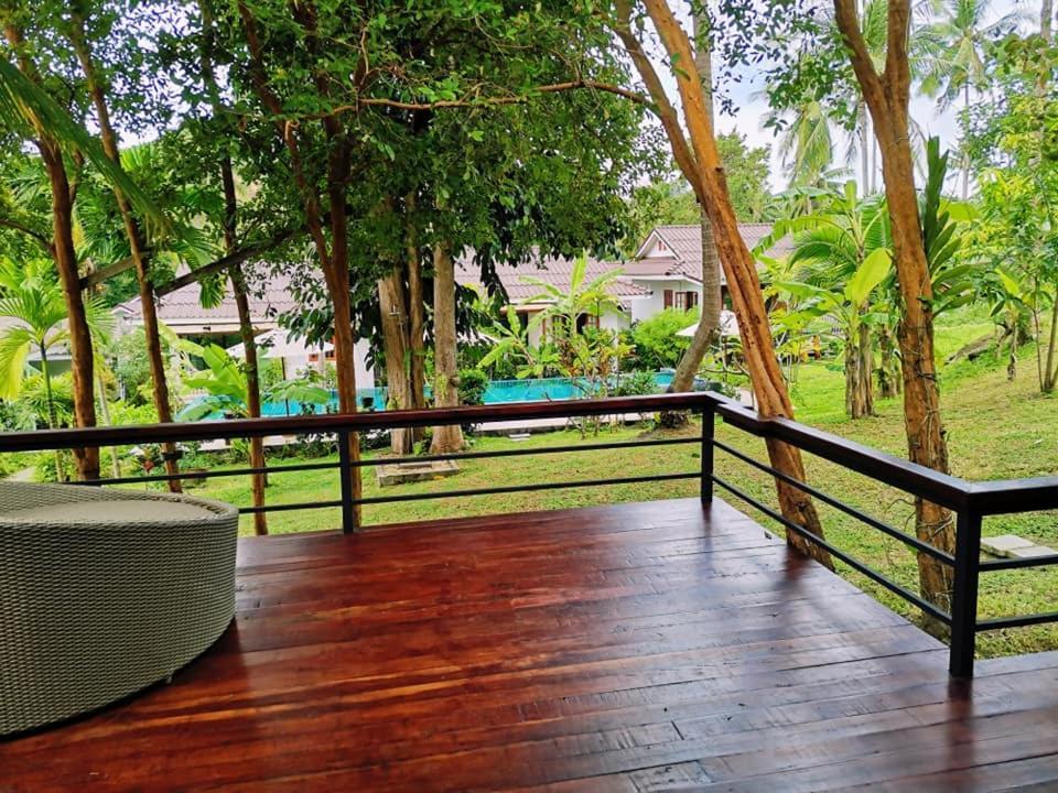 Hotel Baan Nai Suan Bophut Exterior foto