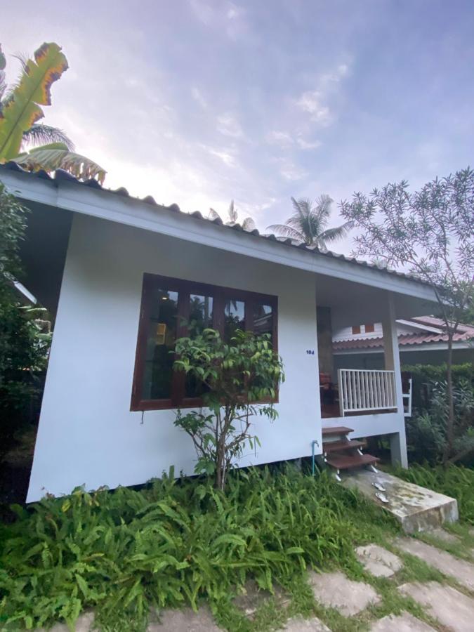 Hotel Baan Nai Suan Bophut Exterior foto